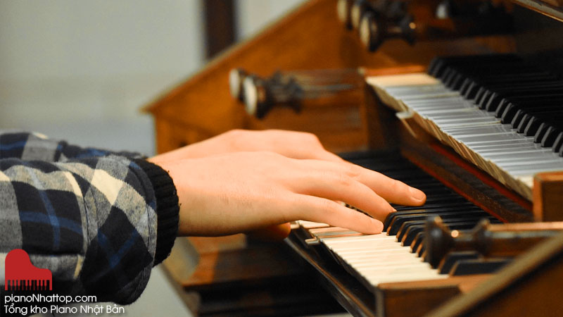 Một vài lưu ý cơ bản về cách đặt tay và sử dụng ngón khi chơi piano