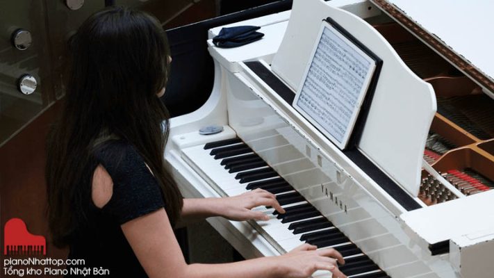 luyện tập chơi đàn với Cách đặt tay trên Piano cho người mới