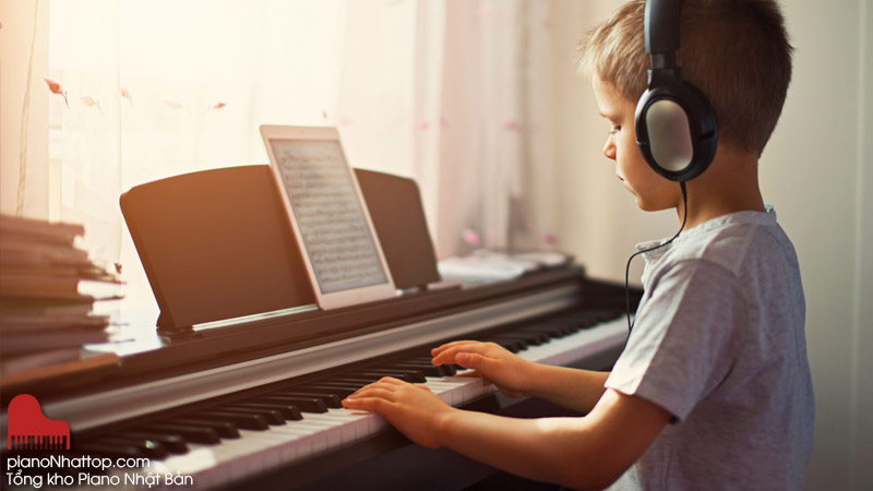 Học đàn Piano giúp trẻ rèn luyện khả năng tập trung
