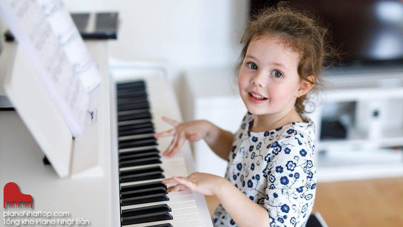 Những lý do nên mua đàn piano mới cho bé nhà bạn